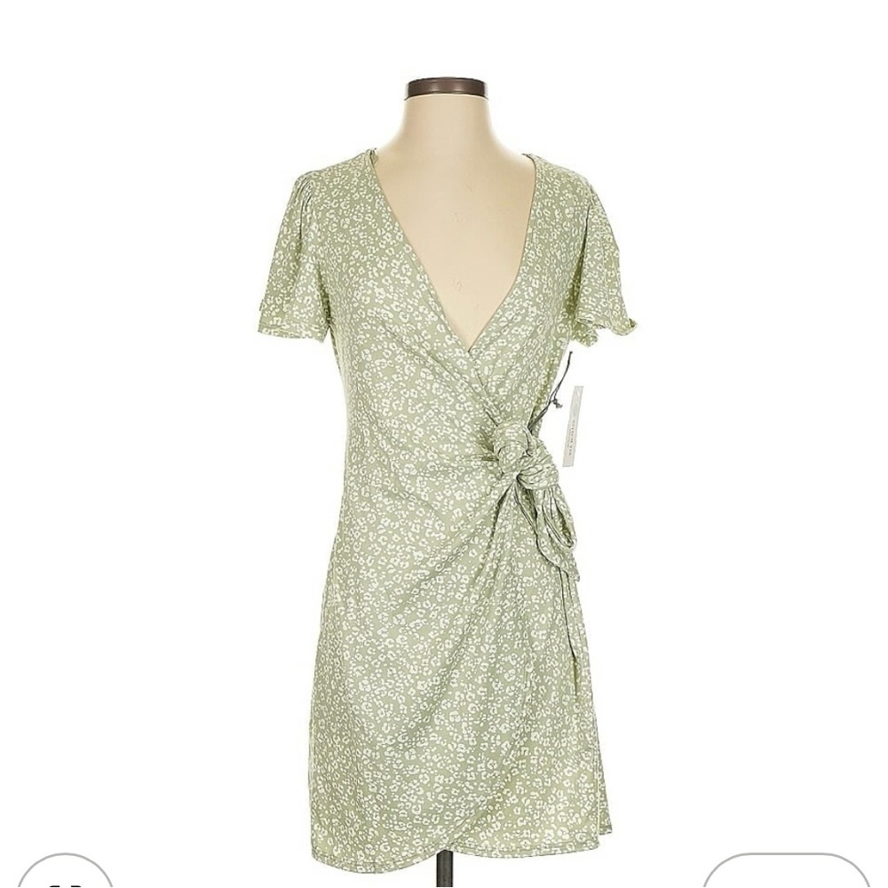 Nine Britton Light Green Floral Mini Wrap Dress